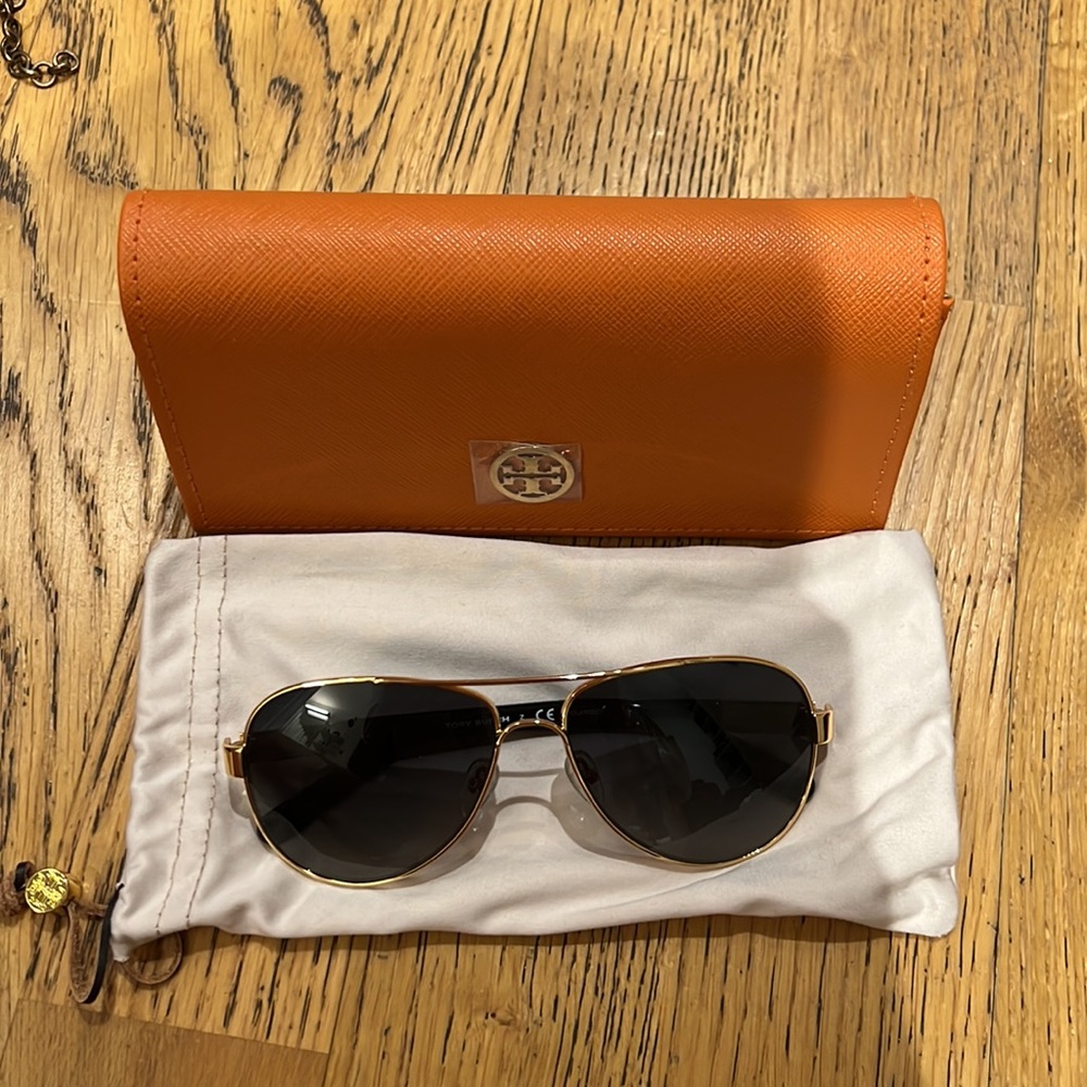 Brand New Tory Burch polarized aviators!